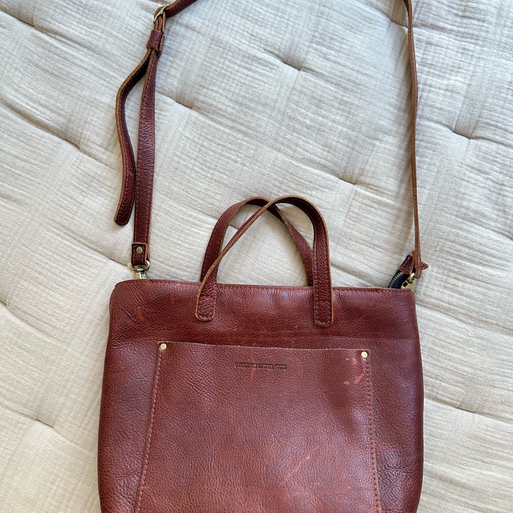 Portland Leather Goods Medium Crossbody Zip Closure Tote
- Nutmeg